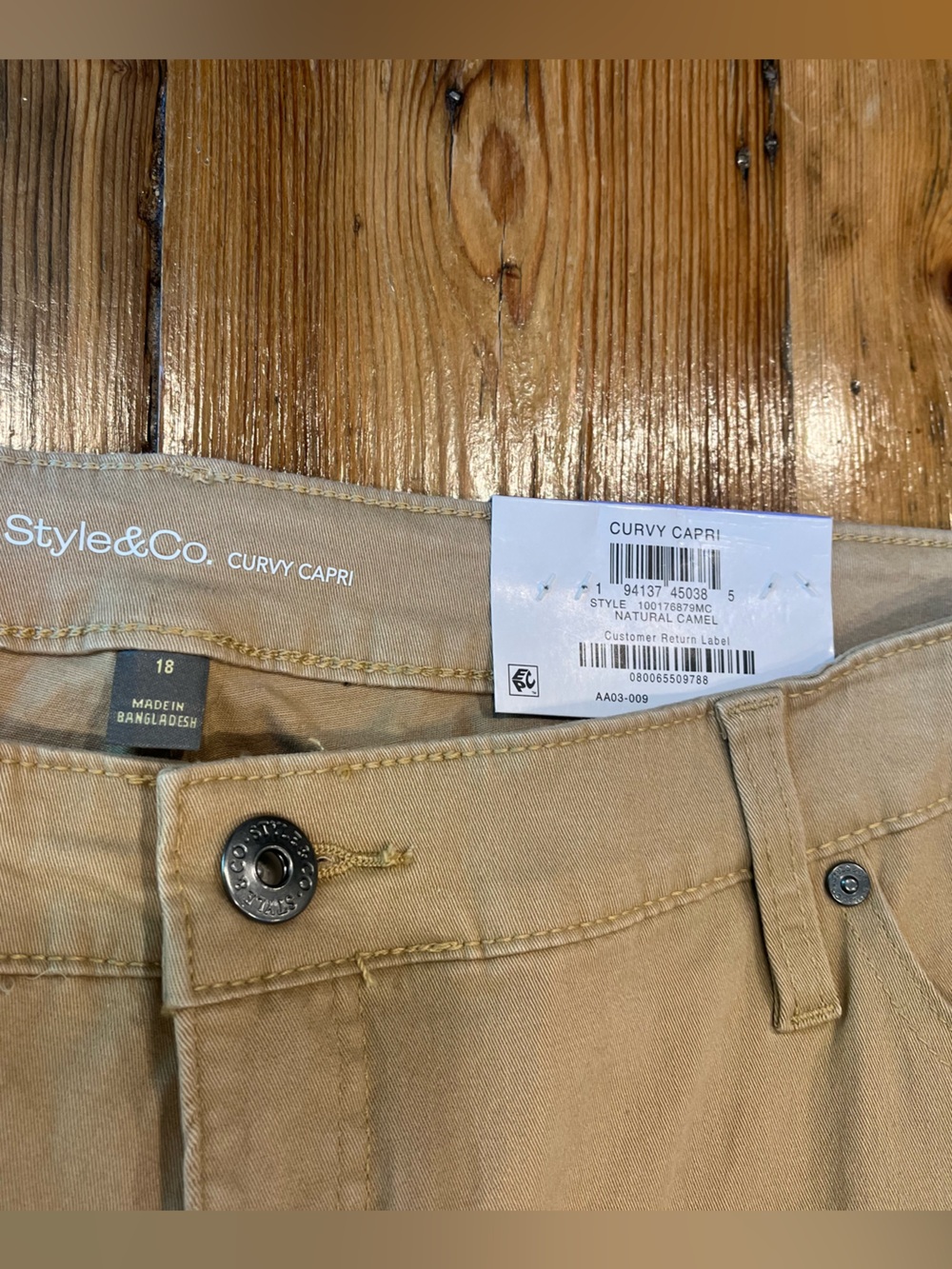 Women’s Curvy Capri in Light Khaki Minimalist Classic NWT - Picture 5 of 8